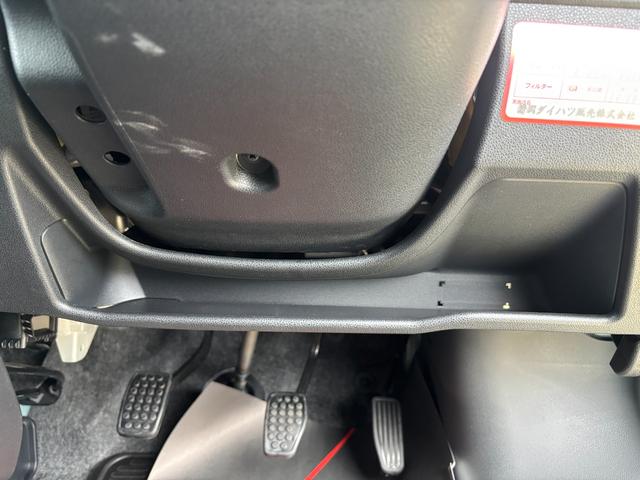 ハイゼットカーゴ クルーズSAIII 2WD MT 電動格納式カラードドアミラー UVカットガラス(フロントウィンドウ) 12インチフルホイールキャップ 撥水フルファヴリックシート表皮 キーレスエントリー マニュアルエアコン(20枚目)