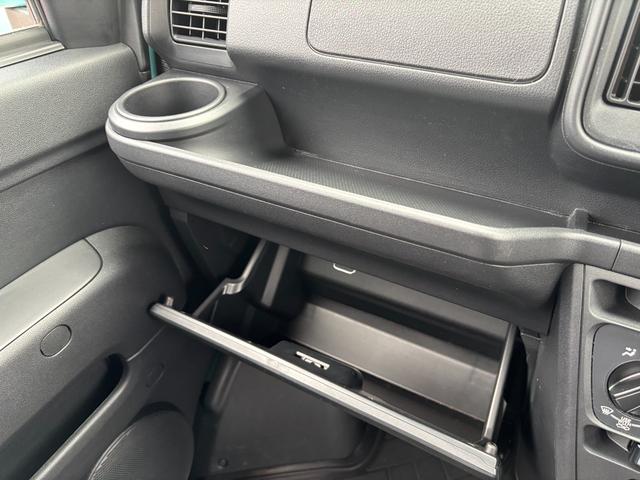 ハイゼットカーゴ クルーズSAIII 2WD MT 電動格納式カラードドアミラー UVカットガラス(フロントウィンドウ) 12インチフルホイールキャップ 撥水フルファヴリックシート表皮 キーレスエントリー マニュアルエアコン(27枚目)