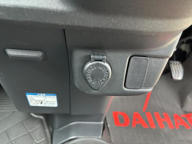 ハイゼットカーゴ クルーズSAIII 2WD MT 電動格納式カラードドアミラー UVカットガラス(フロントウィンドウ) 12インチフルホイールキャップ 撥水フルファヴリックシート表皮 キーレスエントリー マニュアルエアコン(31枚目)