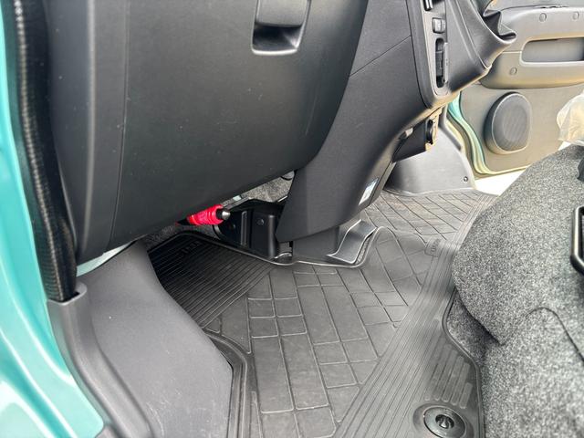 ハイゼットカーゴ クルーズSAIII 2WD MT 電動格納式カラードドアミラー UVカットガラス(フロントウィンドウ) 12インチフルホイールキャップ 撥水フルファヴリックシート表皮 キーレスエントリー マニュアルエアコン(41枚目)