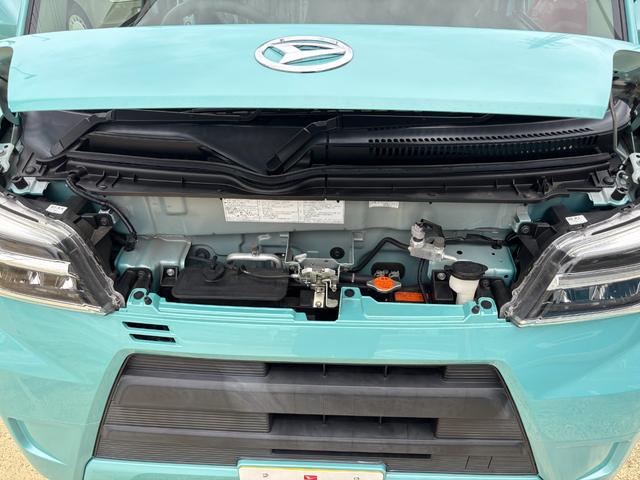 ハイゼットカーゴ クルーズSAIII 2WD MT 電動格納式カラードドアミラー UVカットガラス(フロントウィンドウ) 12インチフルホイールキャップ 撥水フルファヴリックシート表皮 キーレスエントリー マニュアルエアコン(42枚目)