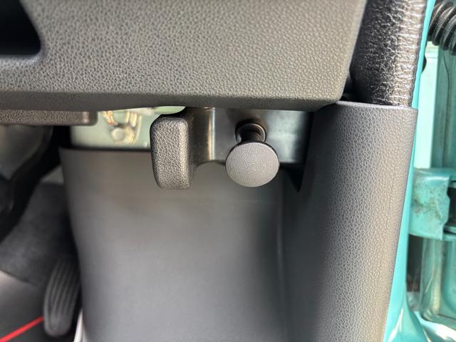 ハイゼットカーゴ クルーズSAIII 2WD MT 電動格納式カラードドアミラー UVカットガラス(フロントウィンドウ) 12インチフルホイールキャップ 撥水フルファヴリックシート表皮 キーレスエントリー マニュアルエアコン(79枚目)