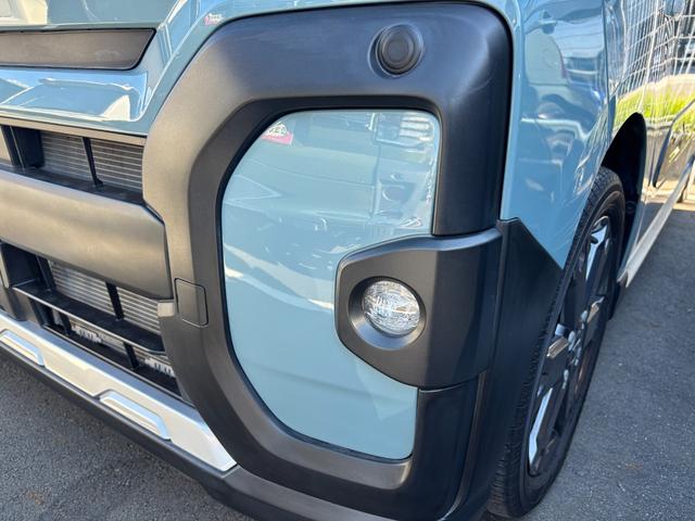 タント ファンクロスターボ　１５インチアルミホイール　キーフリーシステム　プッシュボタンスタート　オートエアコン（プッシュ式）　フルＬＥＤヘッドランプ　オート格納式カラードドアミラー　本革巻ステアリングホイール（11枚目）