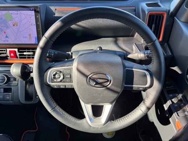 タント ファンクロスターボ　１５インチアルミホイール　キーフリーシステム　プッシュボタンスタート　オートエアコン（プッシュ式）　フルＬＥＤヘッドランプ　オート格納式カラードドアミラー　本革巻ステアリングホイール（14枚目）