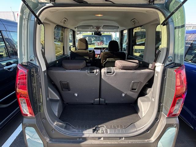 タント ファンクロスターボ　１５インチアルミホイール　キーフリーシステム　プッシュボタンスタート　オートエアコン（プッシュ式）　フルＬＥＤヘッドランプ　オート格納式カラードドアミラー　本革巻ステアリングホイール（44枚目）