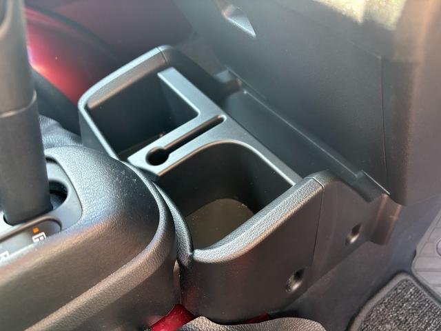 ハイゼットトラック ジャンボエクストラ　ＬＥＤヘッドランプ　シートスライド＆リクライニング機構　荷台ステップ　オーバーヘッドシェルフ　マニュアルエアコン　コーナーセンサー（24枚目）