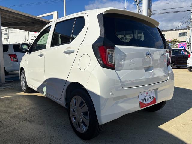 ミライース Ｘ　ＳＡＩＩＩ　１４インチフルホイールキャップ　ＬＥＤヘッドランプ　電動格納式（カラード）ドアミラー　自発光式デジタルメーターブルーイルミネーションメーター　マニュアルエアコン（ダイヤル式）　キーレスエントリー（7枚目）