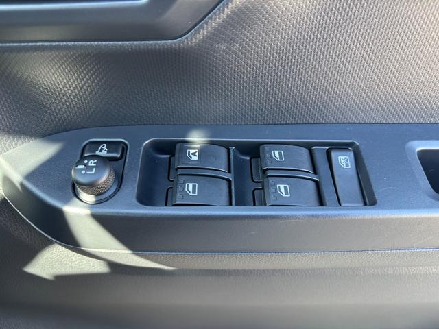 ミライース Ｘ　ＳＡＩＩＩ　１４インチフルホイールキャップ　ＬＥＤヘッドランプ　電動格納式（カラード）ドアミラー　自発光式デジタルメーターブルーイルミネーションメーター　マニュアルエアコン（ダイヤル式）　キーレスエントリー（18枚目）