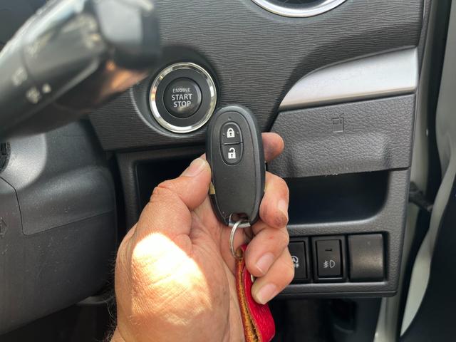 ワゴンＲスティングレー Ｔ　ＨＩＤ　スマートキー　アイドリングストップ　ＣＶＴ　盗難防止システム　ＡＢＳ　ＣＤ　ミュージックプレイヤー接続可　アルミホイール　衝突安全ボディ　エアコン　パワーステアリング　パワーウィンドウ（4枚目）