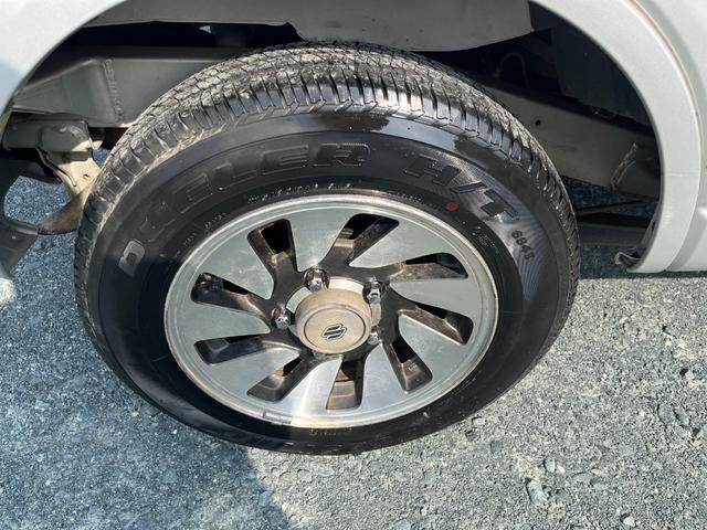 ＡＺオフロード ＸＣ　４ＷＤ　ＴＶ　キーレスエントリー　ＭＴ　ＡＢＳ　ＣＤ　ＤＶＤ再生　ルーフレール　アルミホイール　衝突安全ボディ　エアコン　パワーウィンドウ（13枚目）