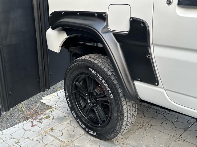 ジムニー ＸＣ　【１年間走行無制限保証】／フルカスタム車両（改バンパー・リフトアップ・ブリスターフェンダー・ＬＥＤテール・ヘッドライトカバー・オールテレーンＧＥＯＬＡＮＤＡＲ　Ａ／Ｔ－Ｓ）／ＢＴオーディオ／ＥＴＣ（50枚目）