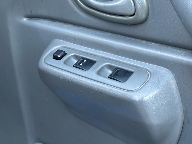 ジムニー XC 【1年間走行無制限保証】5MT/フルカスタム車両(エアロ・2本出しマフラー・スキッドプレート・リフトアップ・ブリスターフェンダー・LEDテール・シートカバー・アルミホイール・ヘッドライトカバー)(67枚目)