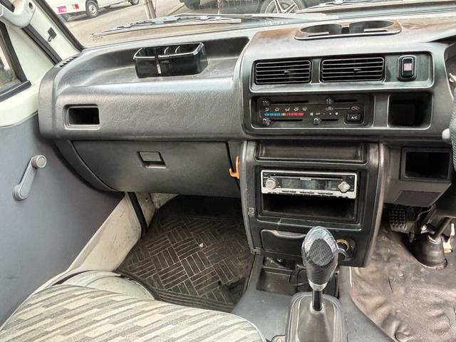 ハイゼットトラック ベースグレード　４ＷＤ　５速ミッション　エアコン　パワステ（11枚目）