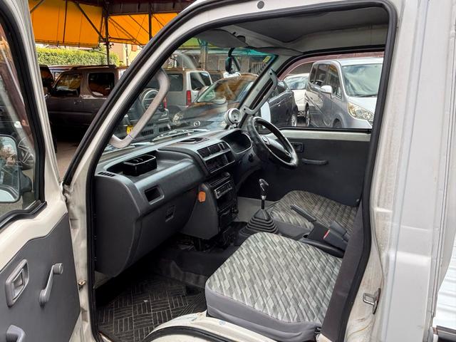 ハイゼットトラック ベースグレード　４ＷＤ　５速ミッション　エアコン　パワステ（14枚目）