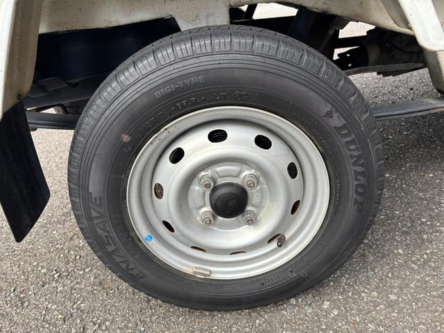 ハイゼットトラック ベースグレード　４ＷＤ　５速ミッション　エアコン　パワステ（19枚目）