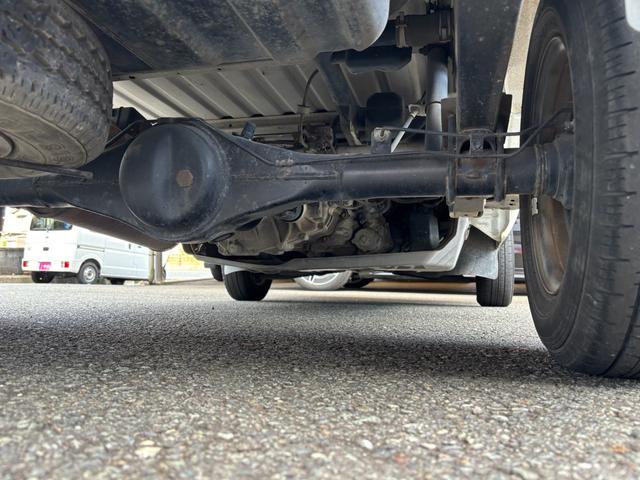 ハイゼットトラック ベースグレード　４ＷＤ　５速ミッション　エアコン　パワステ（21枚目）