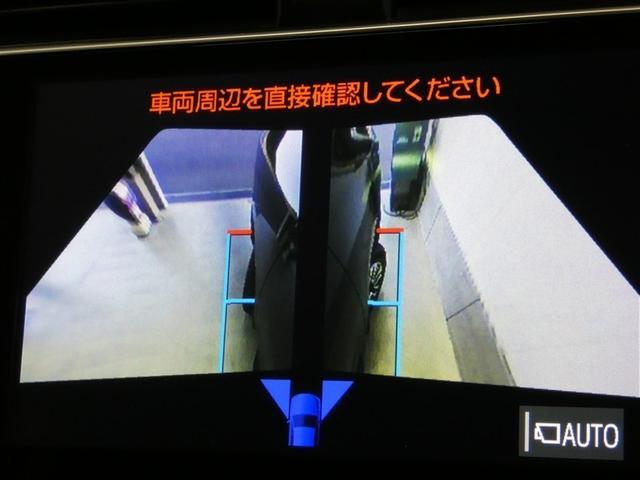 フロント左右サイドカメラが装備されています。運転席から確認できない低い障害物や狭い路地、駐車枠などでは重宝しますね！