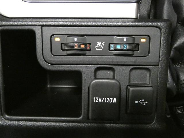 冬は暖かいシートヒーター付きです♪夏には座面と背もたれの熱気を逃がすシートベンチレーション装備です！寒い日でも、暑い日でも快適に運転できますね♪