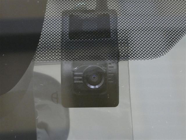 ノア Ｓ－Ｇ　衝突被害軽減システム　メモリーナビ　フルセグ　バックカメラ　ＤＶＤ再生　後席モニター　ミュージックプレイヤー接続可　ドラレコ　スマートキー　ＥＴＣ　ＬＥＤヘッドランプ　両側電動スライド　３列シート（12枚目）