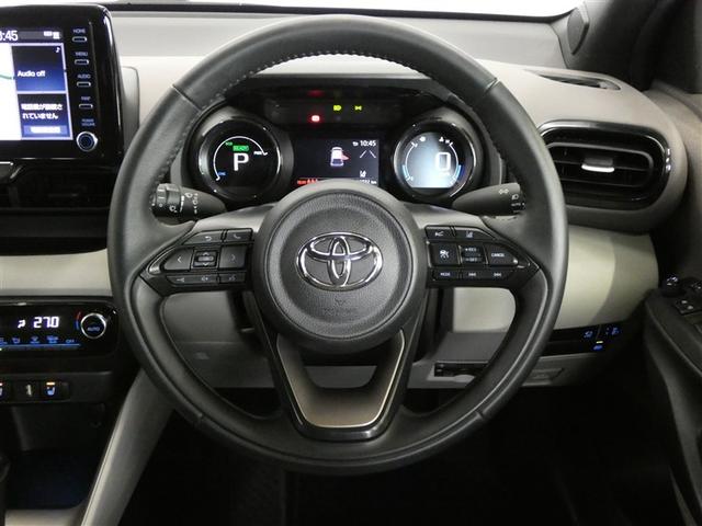 ヤリス ハイブリッドＺ　衝突被害軽減システム　メモリーナビ　フルセグ　バックカメラ　ＤＶＤ再生　ミュージックプレイヤー接続可　ドラレコ　スマートキー　ＥＴＣ　ＬＥＤヘッドランプ　オートクルーズコントロール　ワンオーナー（5枚目）