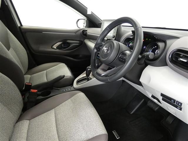 ヤリス ハイブリッドＺ　衝突被害軽減システム　メモリーナビ　フルセグ　バックカメラ　ＤＶＤ再生　ミュージックプレイヤー接続可　ドラレコ　スマートキー　ＥＴＣ　ＬＥＤヘッドランプ　オートクルーズコントロール　ワンオーナー（20枚目）