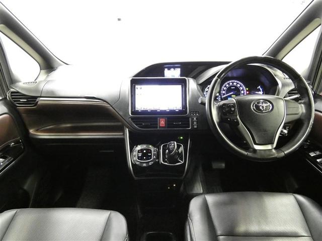 ����ւ̎��E���L���Ȃ���C���p�l�̌`����H�v���邱�ƂŁA�L�X�Ƃ����O�����E���m�ہB�^�]�Ȃ���N���}�̃{���l�b�g�t�[�h�������邽�߁A�ԗ����o�����݂₷���A�������ł����S���ĉ^�]�ł��܂��B