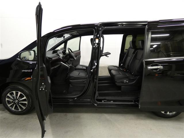 �����̃X���C�h�h�A���d���ŊJ���܂��B����̓��C�����X�L�[�A�����̃R���g���[���X�C�b�`�A�h�A�n���h���ł����Ȃ��܂��B���q�l�E���N���̕����y�ɊJ�ł��A�������ł����S�ł��ˁI