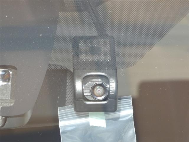 ヴォクシー ＺＳ　煌ＩＩＩ　衝突被害軽減システム　メモリーナビ　ワンセグ　バックカメラ　ミュージックプレイヤー接続可　ドラレコ　スマートキー　ＥＴＣ　ＬＥＤヘッドランプ　両側電動スライド　３列シート　ウオークスルー　ワンオーナー（10枚目）