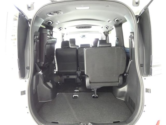 ヴォクシー ＺＳ　煌ＩＩＩ　衝突被害軽減システム　メモリーナビ　ワンセグ　バックカメラ　ミュージックプレイヤー接続可　ドラレコ　スマートキー　ＥＴＣ　ＬＥＤヘッドランプ　両側電動スライド　３列シート　ウオークスルー　ワンオーナー（25枚目）