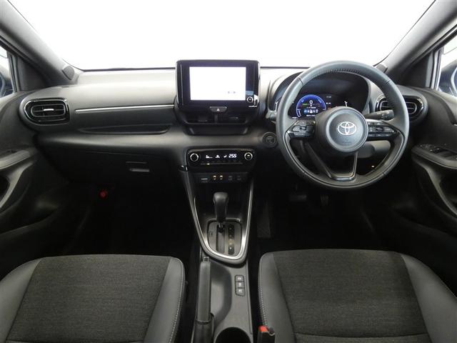 ヤリス ハイブリッドＺ　衝突被害軽減システム　メモリーナビ　フルセグ　バックカメラ　ミュージックプレイヤー接続可　ドラレコ　スマートキー　ＥＴＣ　ＬＥＤヘッドランプ　オートクルーズコントロール　ワンオーナー（2枚目）