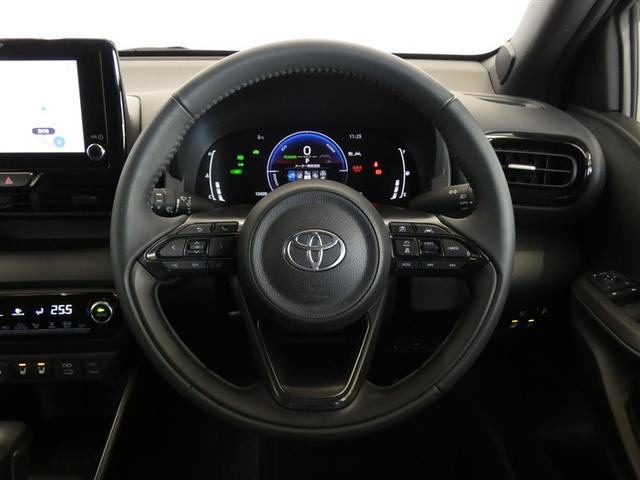 ヤリス ハイブリッドＺ　衝突被害軽減システム　メモリーナビ　フルセグ　バックカメラ　ミュージックプレイヤー接続可　ドラレコ　スマートキー　ＥＴＣ　ＬＥＤヘッドランプ　オートクルーズコントロール　ワンオーナー（5枚目）