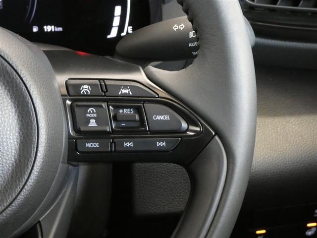 ヤリス ハイブリッドＺ　衝突被害軽減システム　メモリーナビ　フルセグ　バックカメラ　ミュージックプレイヤー接続可　ドラレコ　スマートキー　ＥＴＣ　ＬＥＤヘッドランプ　オートクルーズコントロール　ワンオーナー（6枚目）