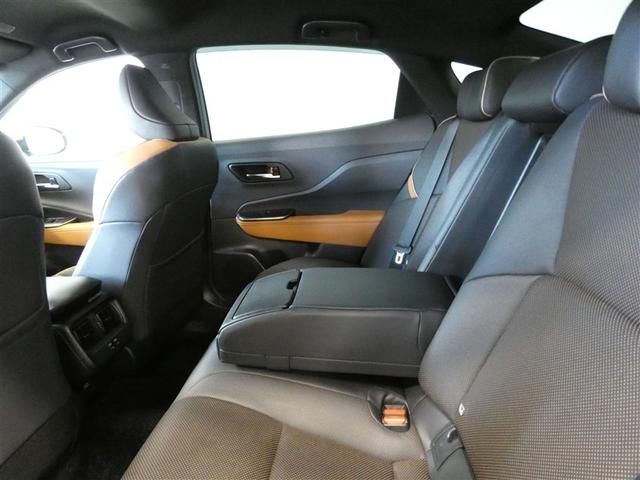 �O�ς̒��߂��y���߂�悤�ɔz�����ꂽ�傫�ȃ����h�A�K���X��A���E���W�̂悤�ɂ������Ƃ�����Ԃ�����o���㕔���Ȃł��B