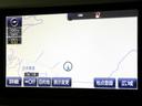 トヨタ純正ＳＤナビ＋フルセグテレビ＋Ｂカメラ＋ＥＴＣ付きです。詳細地図により目的地をピンポイントで設定できます。初めての道でも迷いにくく、ロングドライブも快適ですよ♪