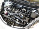 １５００ｃｃのガソリンハイブリッドエンジンです。エンジンルームはボンネット裏からヒンジの奥まで油汚れを除去しています。