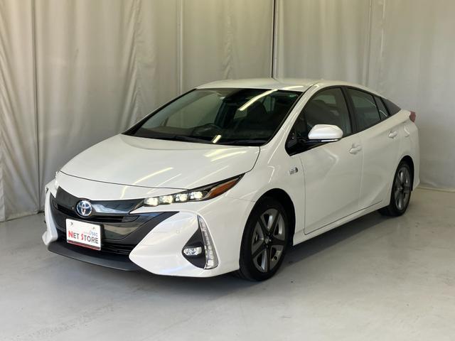 プリウスＰＨＶ Ａプレミアム　ＴＳＳ　純正８インチＤＡ　ＪＢＬプレミアムサウンド　パノラミックビューモニター　ＢＳＭ　ヘッドアップディスプレイ　ＥＴＣ２．０　ワイヤレス充電　１５００Ｗコンセント　シートベンチレーション　本革シート（2枚目）