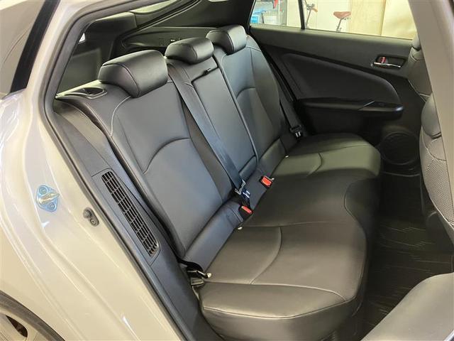 プリウスＰＨＶ Ａプレミアム　ＴＳＳ　純正８インチＤＡ　ＪＢＬプレミアムサウンド　パノラミックビューモニター　ＢＳＭ　ヘッドアップディスプレイ　ＥＴＣ２．０　ワイヤレス充電　１５００Ｗコンセント　シートベンチレーション　本革シート（32枚目）