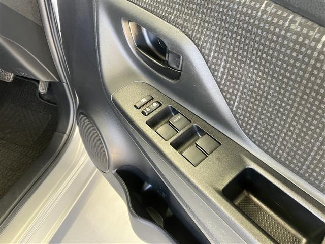 ヴィッツ Ｆ　純正ナビ　フルセグＴＶ　バックカメラ　キーレスエントリー　トヨタセーフティセンス　エンジンスターター　ＣＤ・ＤＶＤ再生　Ｂｌｕｅｔｏｏｔｈ接続　ハロゲンヘッドライト　１年間・走行距離無制限保証（27枚目）