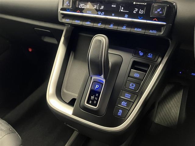 ヴォクシー ハイブリッドＳ－Ｚ　ヒョウ害　純正ナビ　パノラミックビューモニター　フルセグＴＶ　ＣＤ　ＤＶＤ　両側パワースライドドア　パワーバックドア　快適利便ＰＫＧ　ドライビングサポートＰＫＧ　アドバンストパーク　雹害（30枚目）