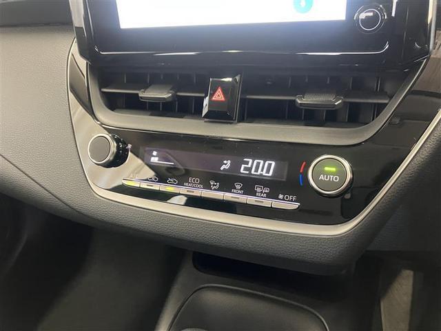 オートエアコンは温度を設定するだけで、自動で風量などを設定してくれます。運転しながら操作も必要ないので、安全性も向上します。