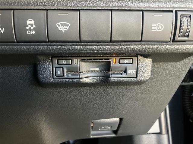 ＥＴＣはビルトインタイプになります。クルマ本体のパネルに埋め込むような形になりますので、スッキリとした室内になりますね！