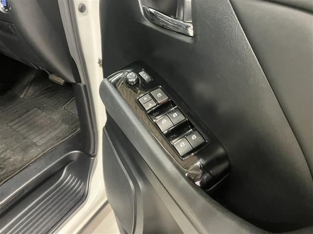 もちろん、パワーウインドウもついております。ワンタッチで窓の開閉が可能です！