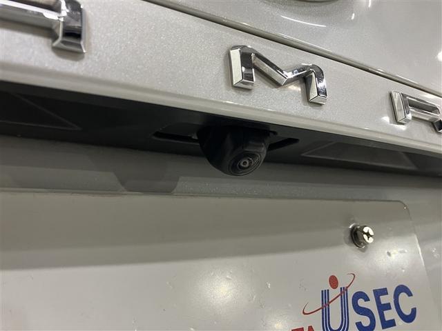 �Ԍɓ�������C���̃o�b�N�J�������t���āA����m�F�����N���N����S�ɎԌɓ�����\�ł��B�֗��ȋ@�\�ł����A�o�b�N�J�������ߐM�����A�ڎ������Y��Ȃ��B