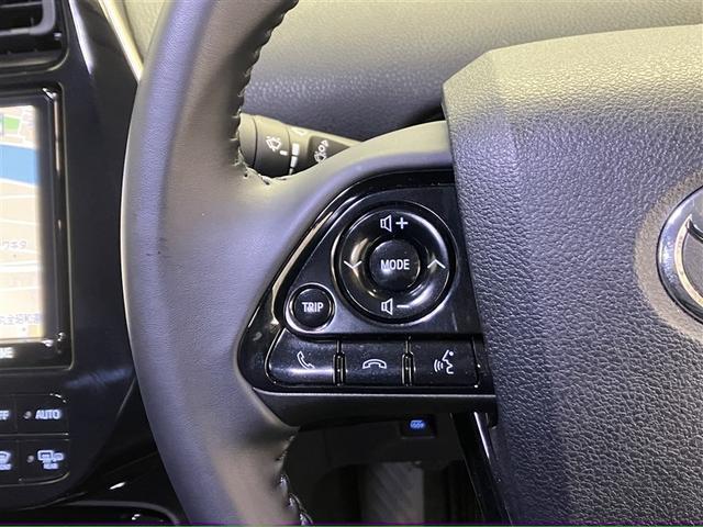 �^�]���A�I�[�f�B�I�̑�������ĂāA�n�b�Ƃ������Ƃ͂���܂��񂩁H�X�e�A�����O�X�C�b�`�́A�^�]���ł��n���h���ŃI�[�f�B�I�̑��삪�\�ł��B���S�ȃh���C�u���T�|�[�g���܂��B