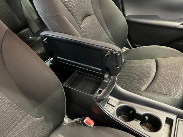 プリウス Ｓ　ＴＳＳ　純正メモリーナビ（ＮＳＣＮ－Ｗ６８）　ＩＣＳ　ＥＴＣ　ＬＥＤヘッドライト　バックモニター　レーダークルコン　ブルートゥース　ワンセグ　　スペアタイヤ　オートエアコン　ＣＤ再生機能　スマートキー（32枚目）