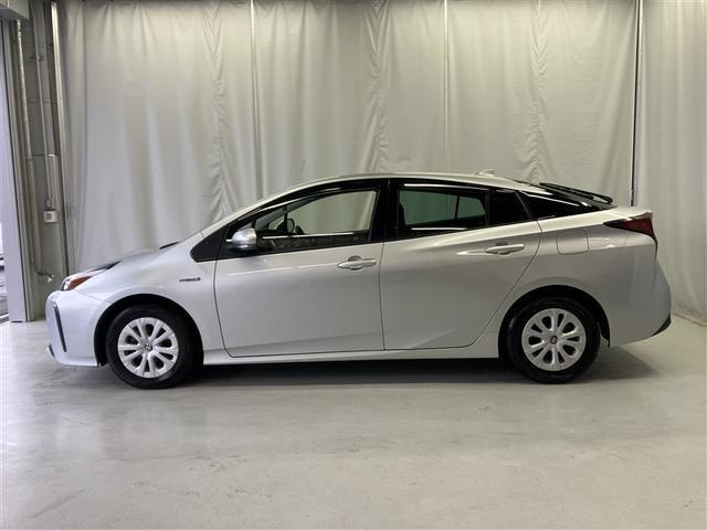 プリウス Ｓ　ＴＳＳ　純正メモリーナビ（ＮＳＣＮ－Ｗ６８）　ＩＣＳ　ＥＴＣ　ＬＥＤヘッドライト　バックモニター　レーダークルコン　ブルートゥース　ワンセグ　　スペアタイヤ　オートエアコン　ＣＤ再生機能　スマートキー（45枚目）