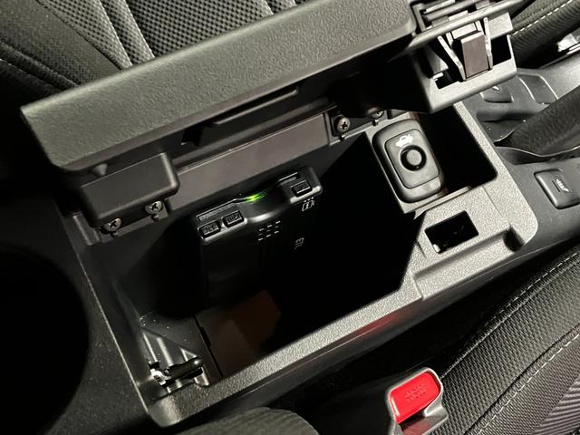 コペン セロ　純正ナビ（ＮＭＺＬ－Ｗ７３Ｄ）　バックモニター　フルセグＴＶ　シートヒーター　バックソナー　ＬＥＤヘッドライト　アイドリングストップ　ＥＴＣ　ＤＶＤ再生　ＨＤＭＩ　ＵＳＢ　純正ドライブレコーダー（前）（26枚目）