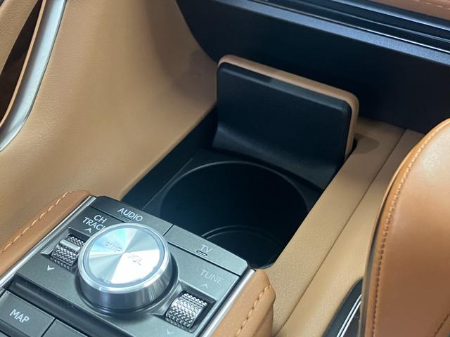 LC LC500h Lパッケージ LSS 純正ナビ ガラスルーフ カラーヘッドアップディスプレイ バックモニター シートヒーター/ベンチレーター Bluetooth接続 フルセグTV DVD再生 パワーシート 純正20インチアルミ(23枚目)