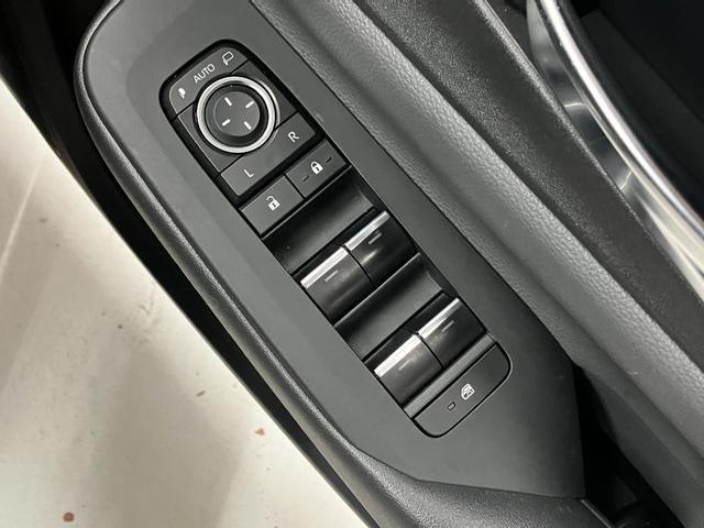 プリウス Z TSS パノラミックビューモニター ブラインドスポットモニター デジタルインナーミラー スペアタイヤ アドバンストパーク フルセグTV 1500Wコンセント シートヒーター/ベンチレータ(28枚目)