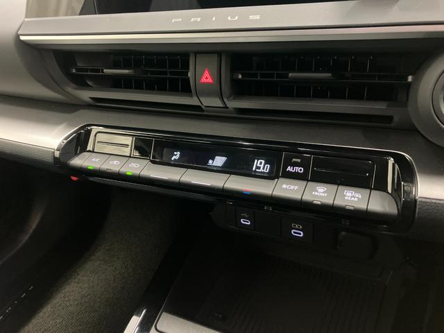 プリウス U TSS 純正ディスプレイオーディオ パノラミックビューモニター ブラインドスポットモニター フルセグTV 1500Wコンセント ETC2.0 Bluetooth接続 純正17インチアルミホイール(22枚目)